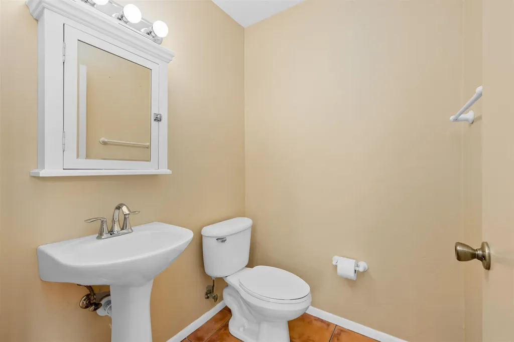 1813 Long Point Lane Sanibel FL 33957