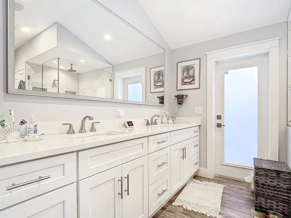 750 Periwinkle Way Sanibel FL 33957