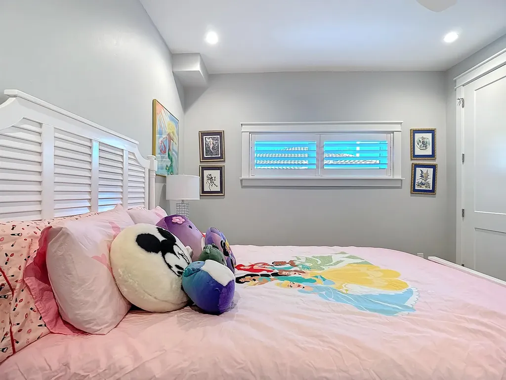 750 Periwinkle Way Sanibel FL 33957