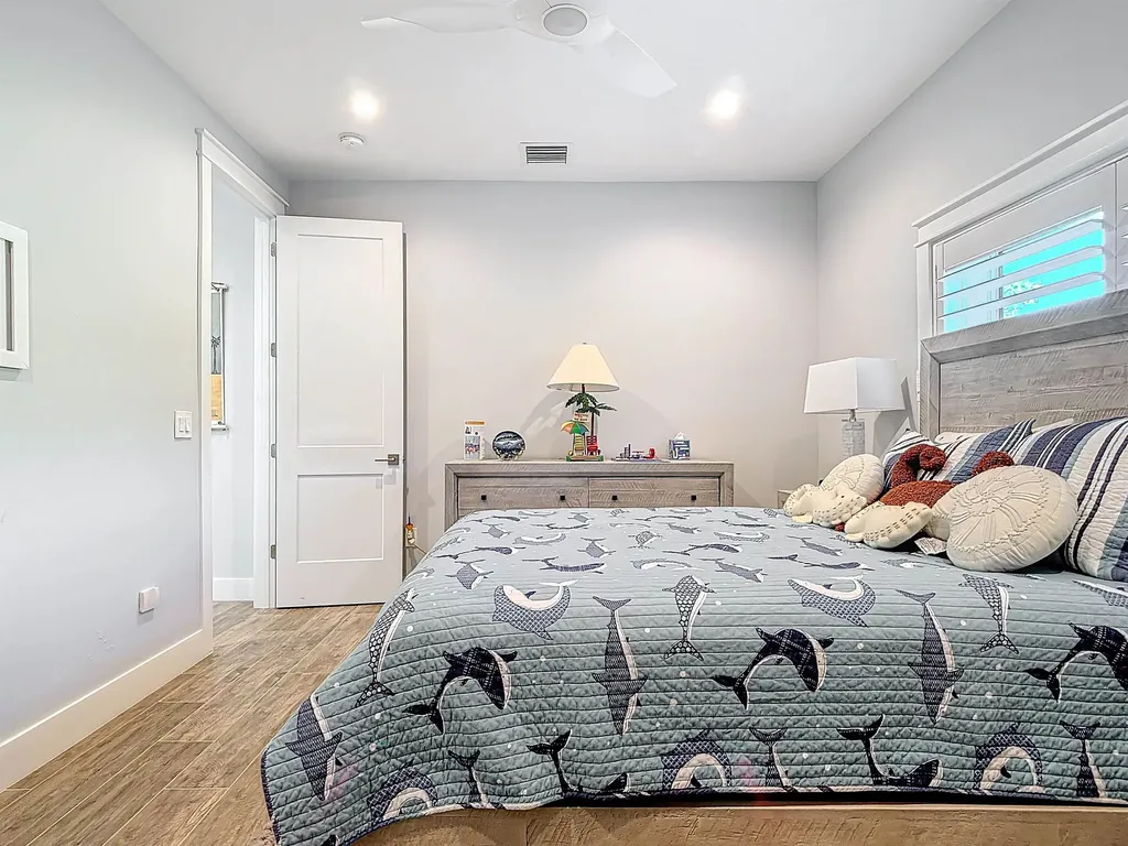 750 Periwinkle Way Sanibel FL 33957
