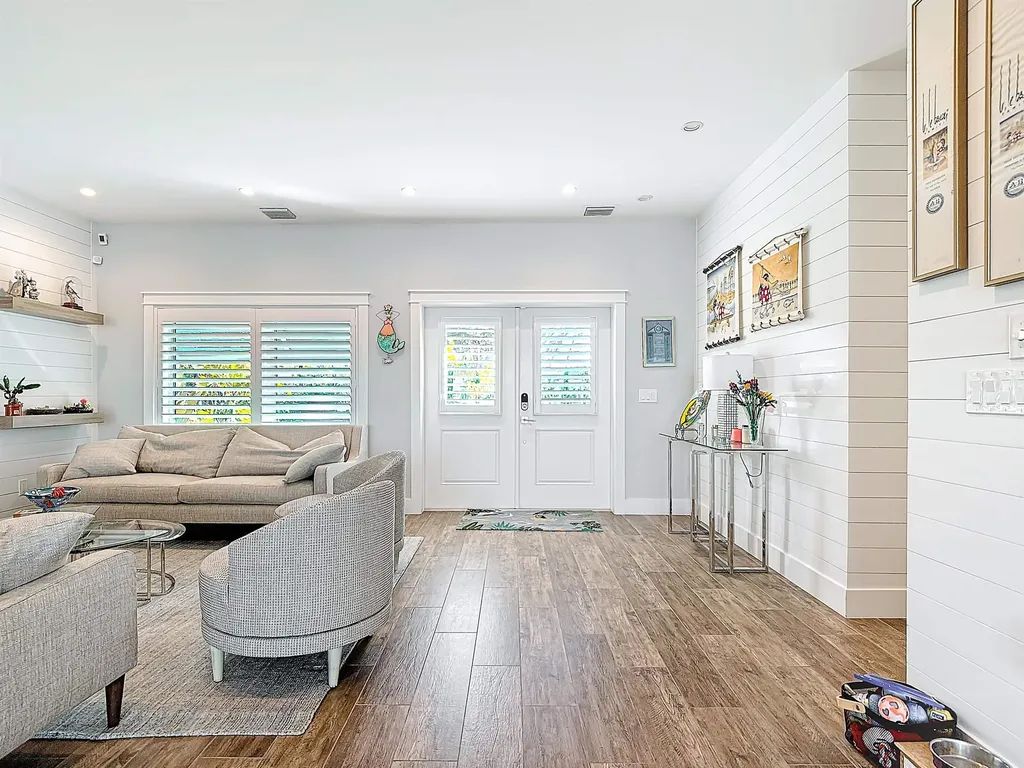 750 Periwinkle Way Sanibel FL 33957