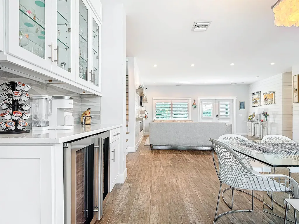 750 Periwinkle Way Sanibel FL 33957