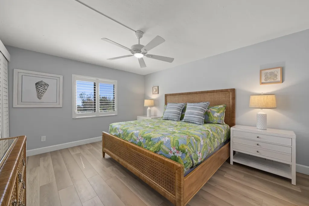 1919 Olde Middle Gulf Drive Sanibel FL 33957