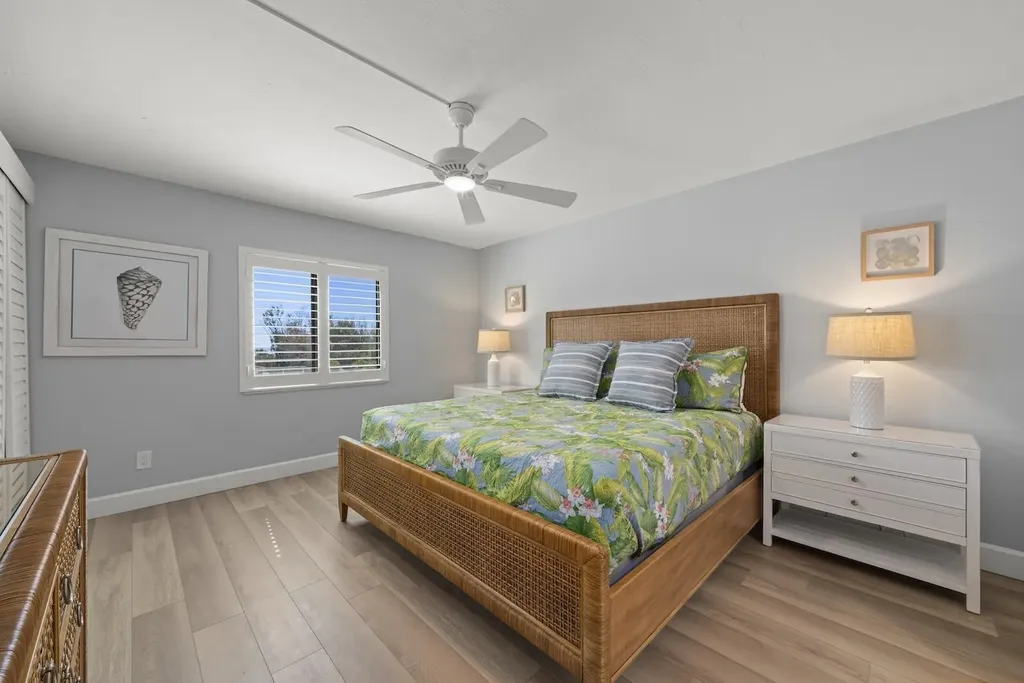 1919 Olde Middle Gulf Drive Sanibel FL 33957