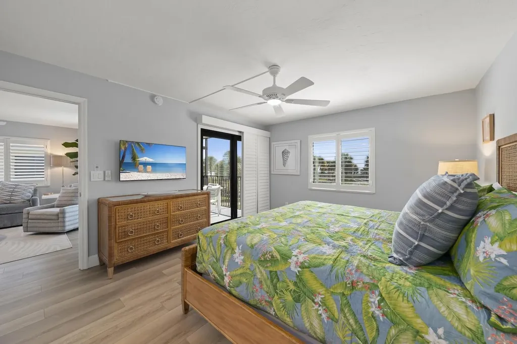 1919 Olde Middle Gulf Drive Sanibel FL 33957