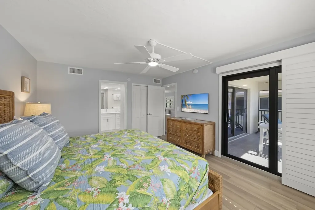 1919 Olde Middle Gulf Drive Sanibel FL 33957