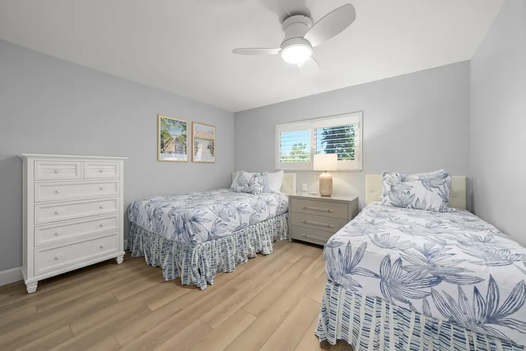 1919 Olde Middle Gulf Drive Sanibel FL 33957