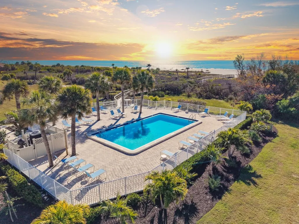 1919 Olde Middle Gulf Drive Sanibel FL 33957