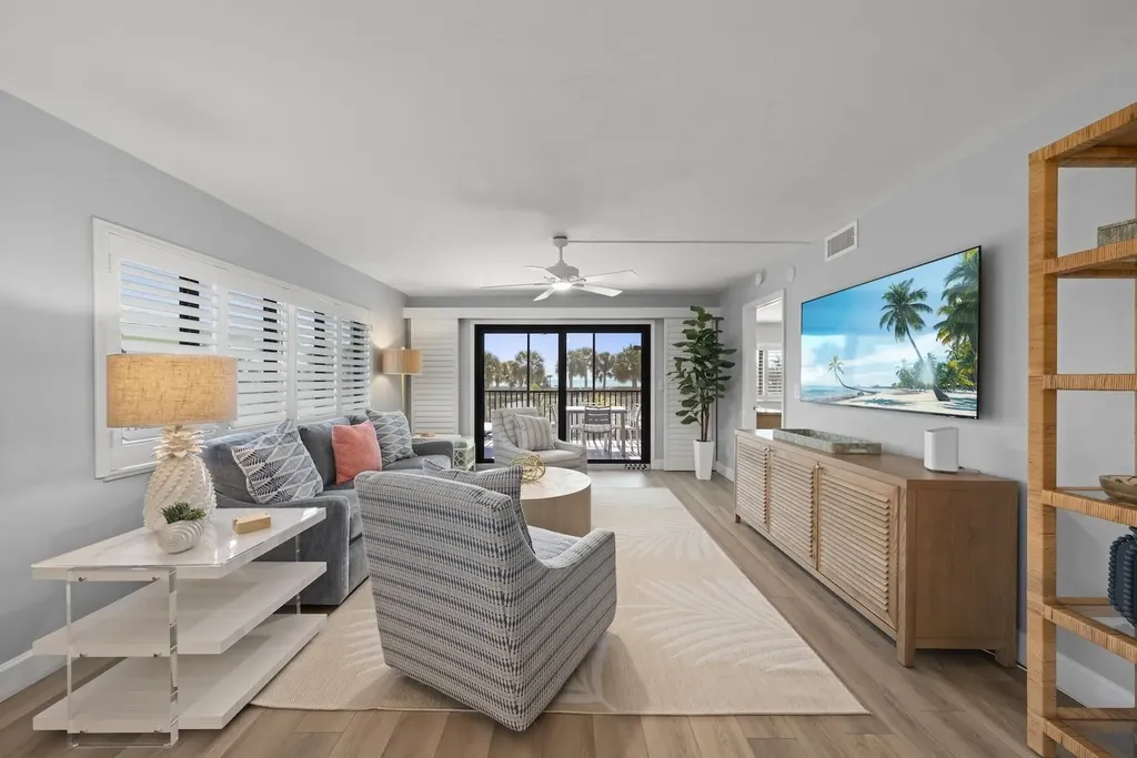 1919 Olde Middle Gulf Drive Sanibel FL 33957