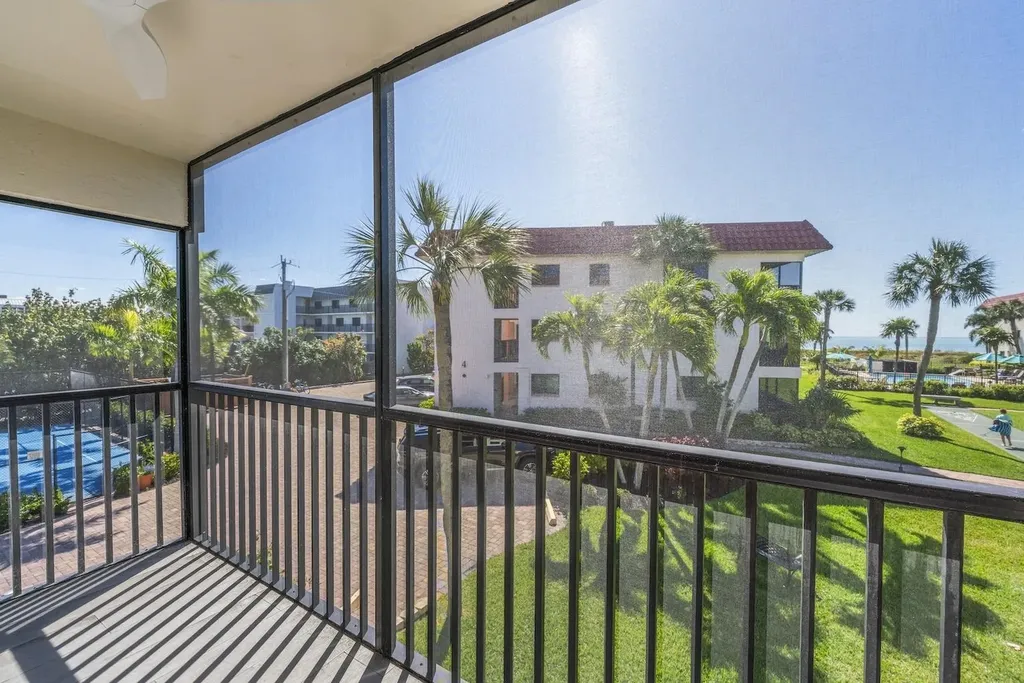 671 E Gulf Drive Sanibel FL 33957