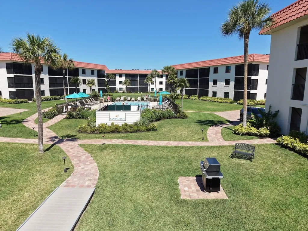 671 E Gulf Drive Sanibel FL 33957