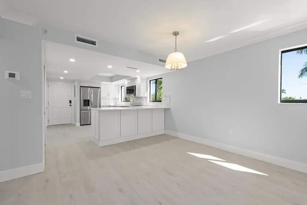 671 E Gulf Drive Sanibel FL 33957