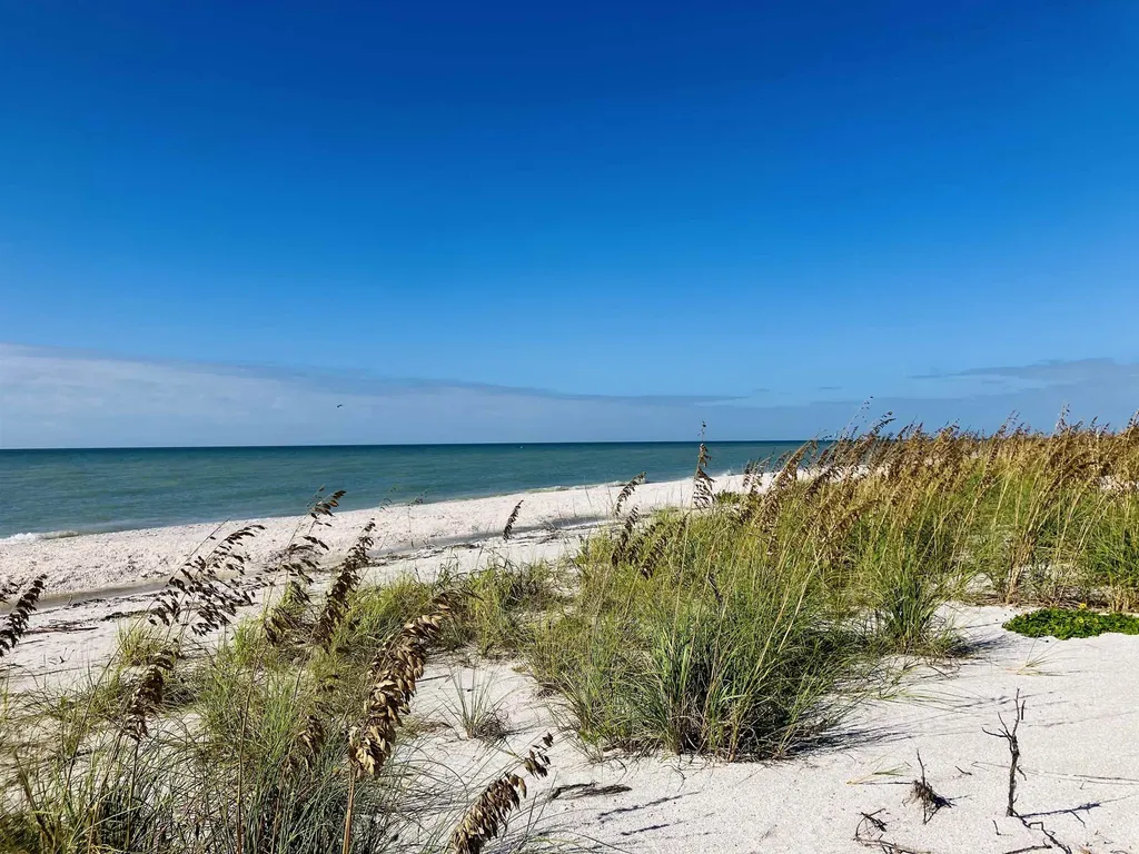 2605 W Gulf Drive Sanibel FL 33957-0000