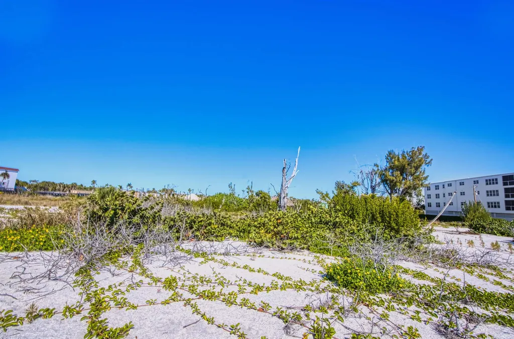 2605 W Gulf Drive Sanibel FL 33957-0000