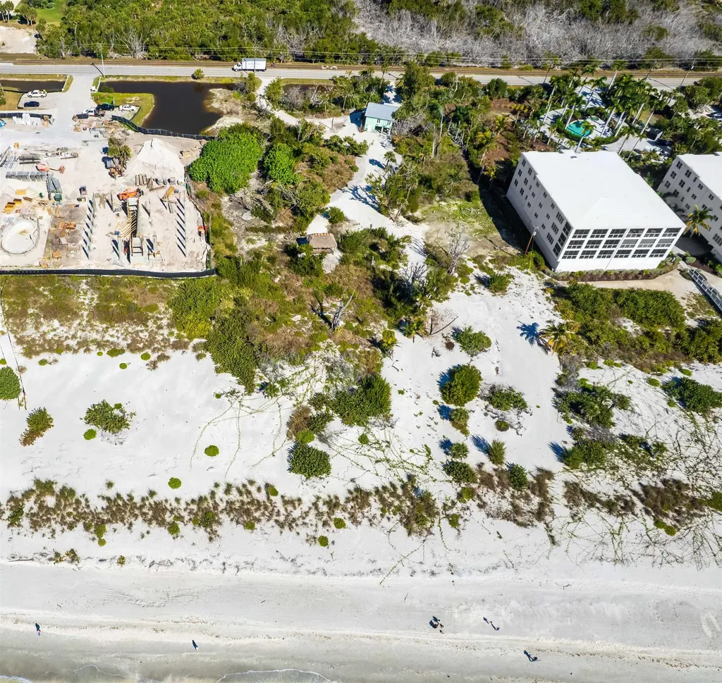 2605 W Gulf Drive Sanibel FL 33957-0000