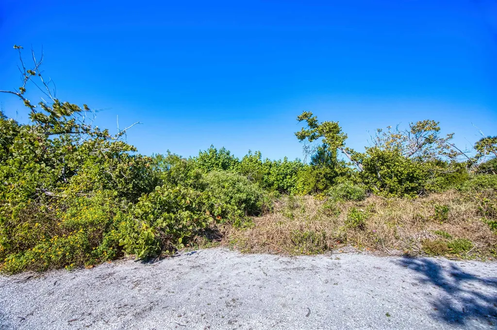 2605 W Gulf Drive Sanibel FL 33957-0000
