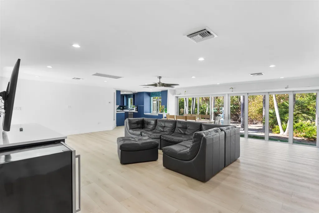 240 Southwinds Drive Sanibel FL 33957