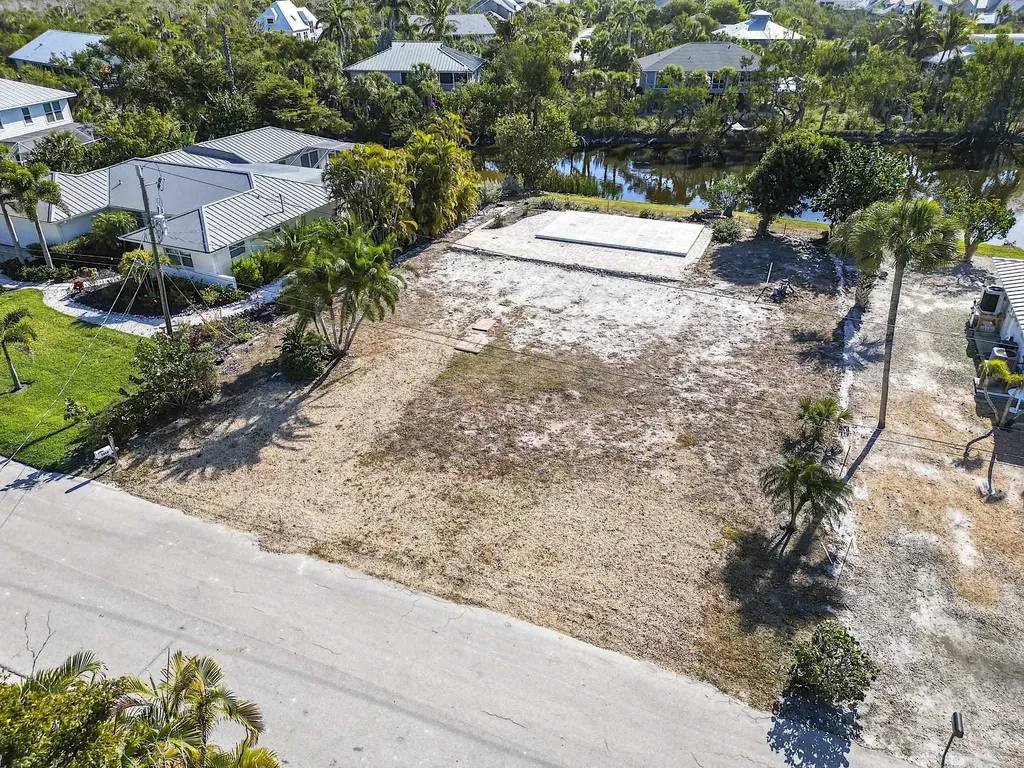 1016 Fish Crow Road Sanibel FL 33957