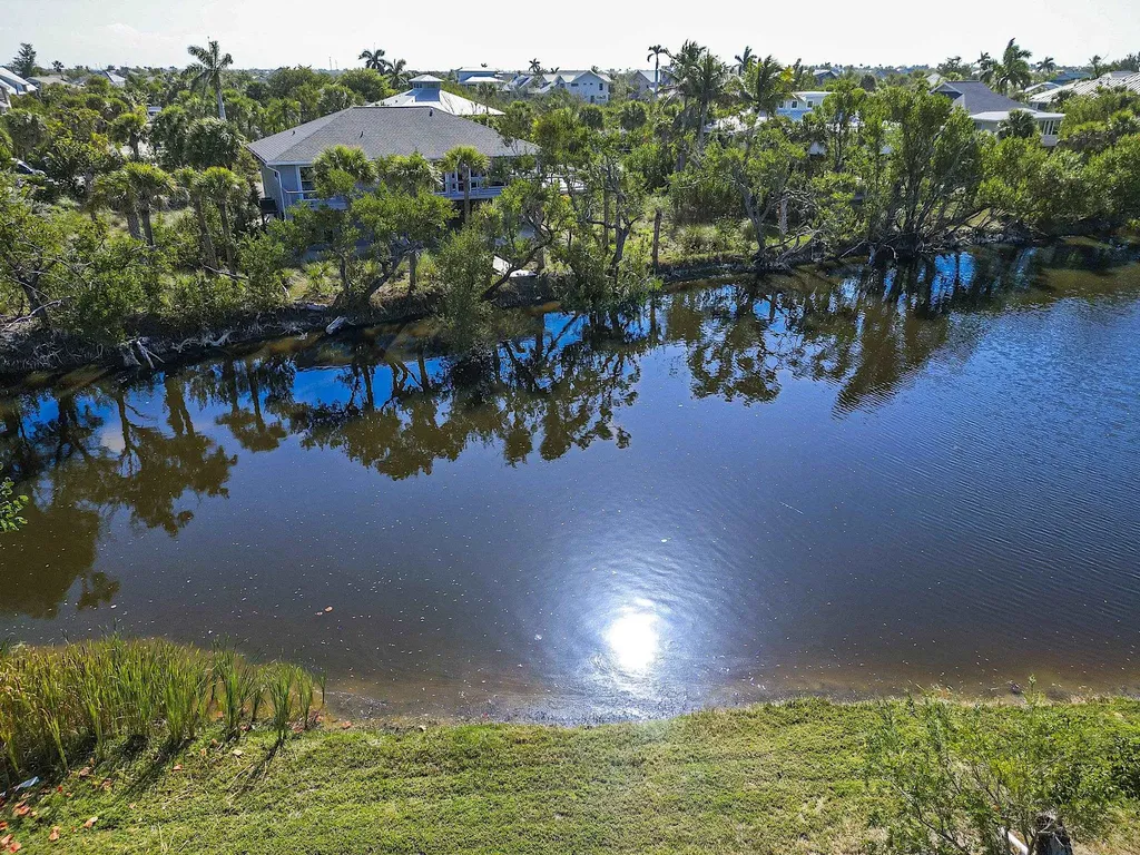 1016 Fish Crow Road Sanibel FL 33957