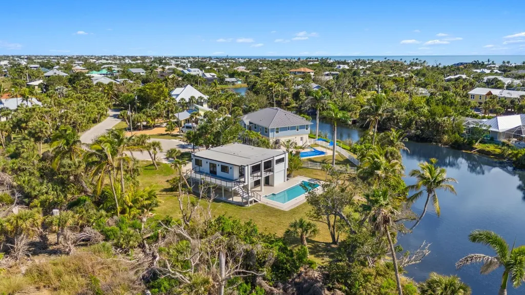 3702 Coquina Drive Sanibel FL 33957