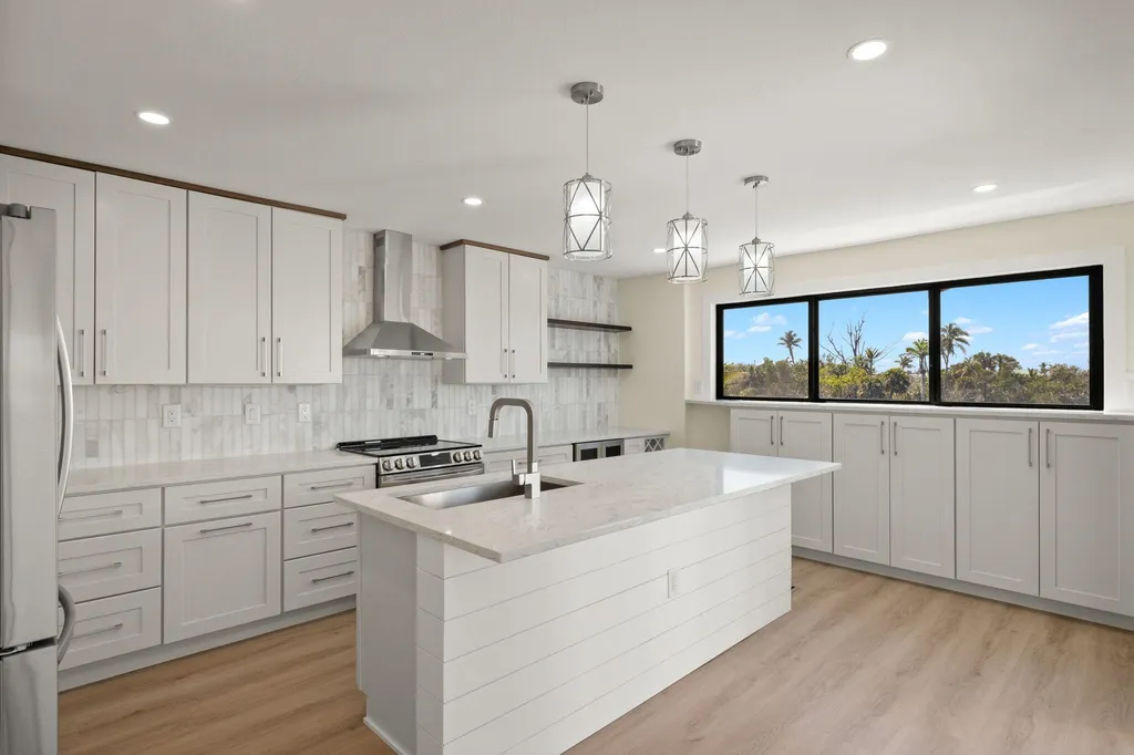 3702 Coquina Drive Sanibel FL 33957