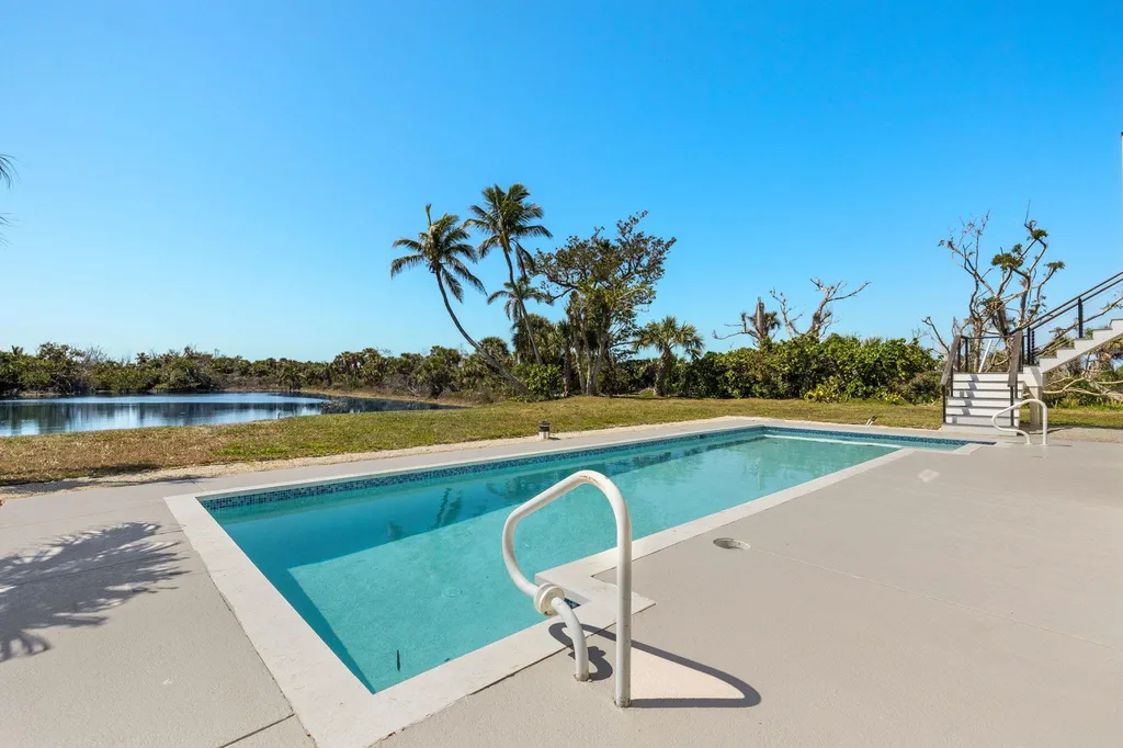3702 Coquina Drive Sanibel FL 33957