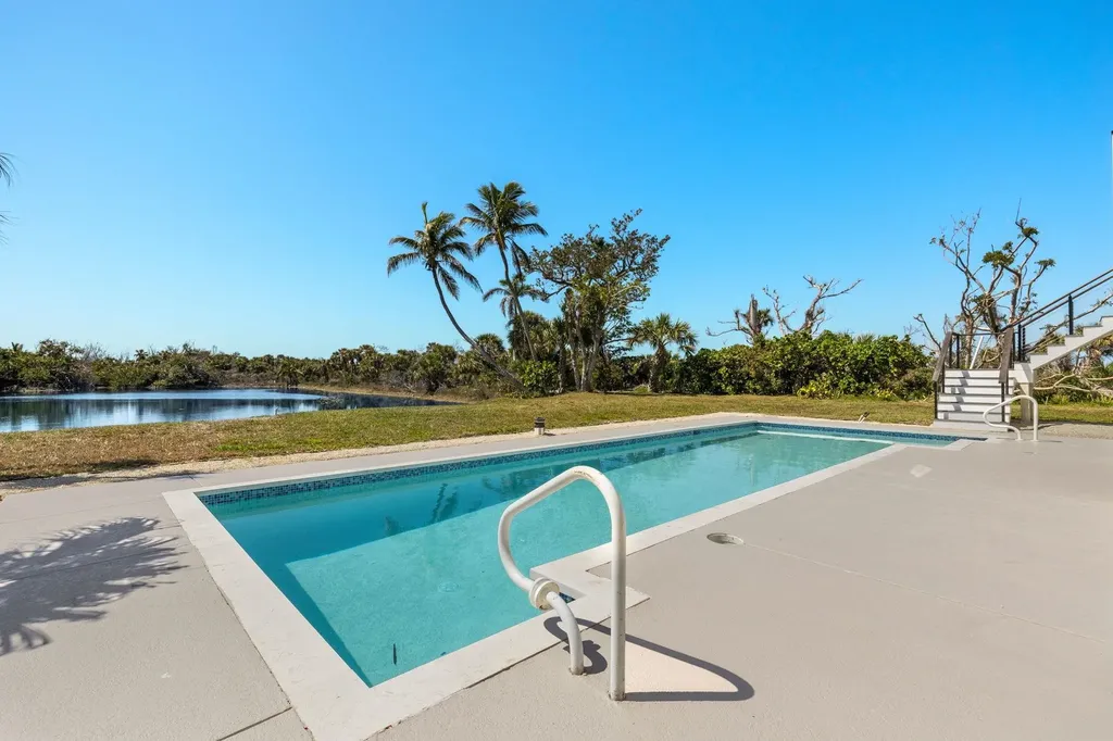 3702 Coquina Drive Sanibel FL 33957