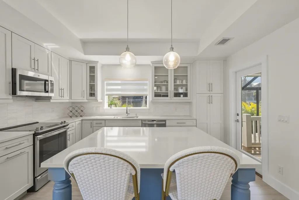 3708 Agate Court Sanibel FL 33957