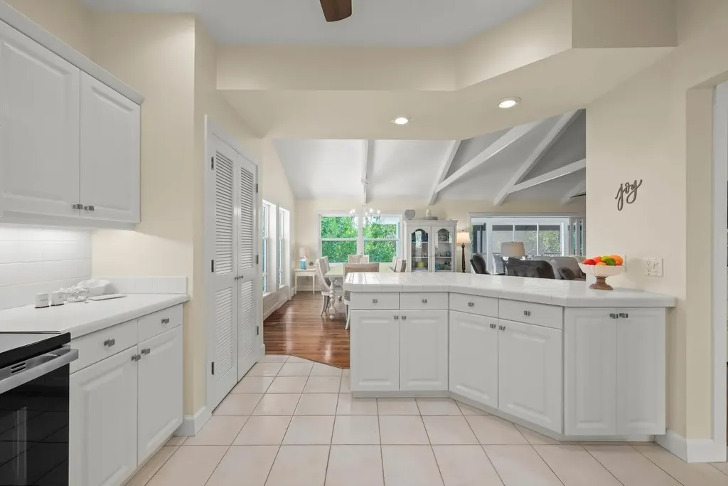 1089 Skiff Place Sanibel FL 33957
