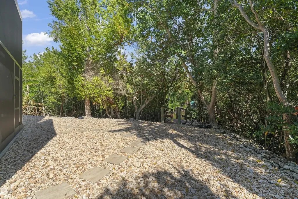 1089 Skiff Place Sanibel FL 33957