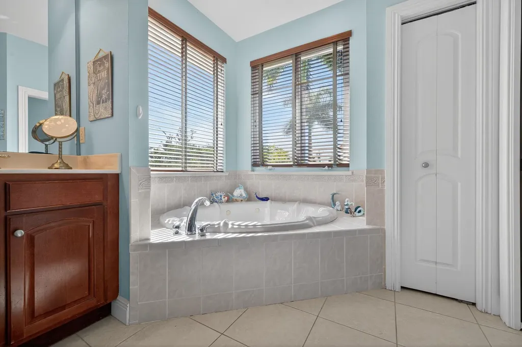 779 Pyrula Avenue Sanibel FL 33957