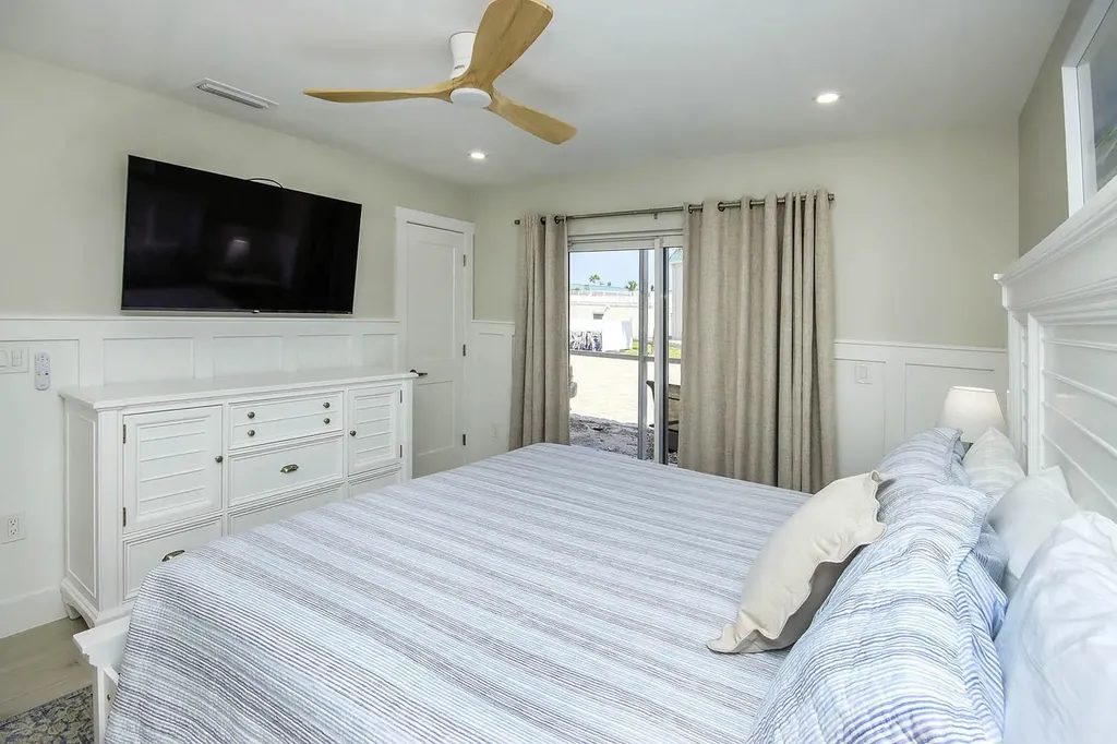 827 E Gulf Drive Sanibel FL 33957