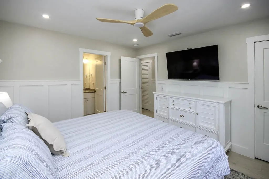 827 E Gulf Drive Sanibel FL 33957