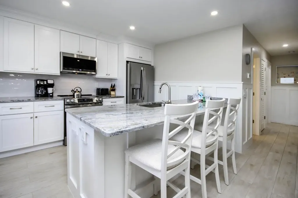 827 E Gulf Drive Sanibel FL 33957