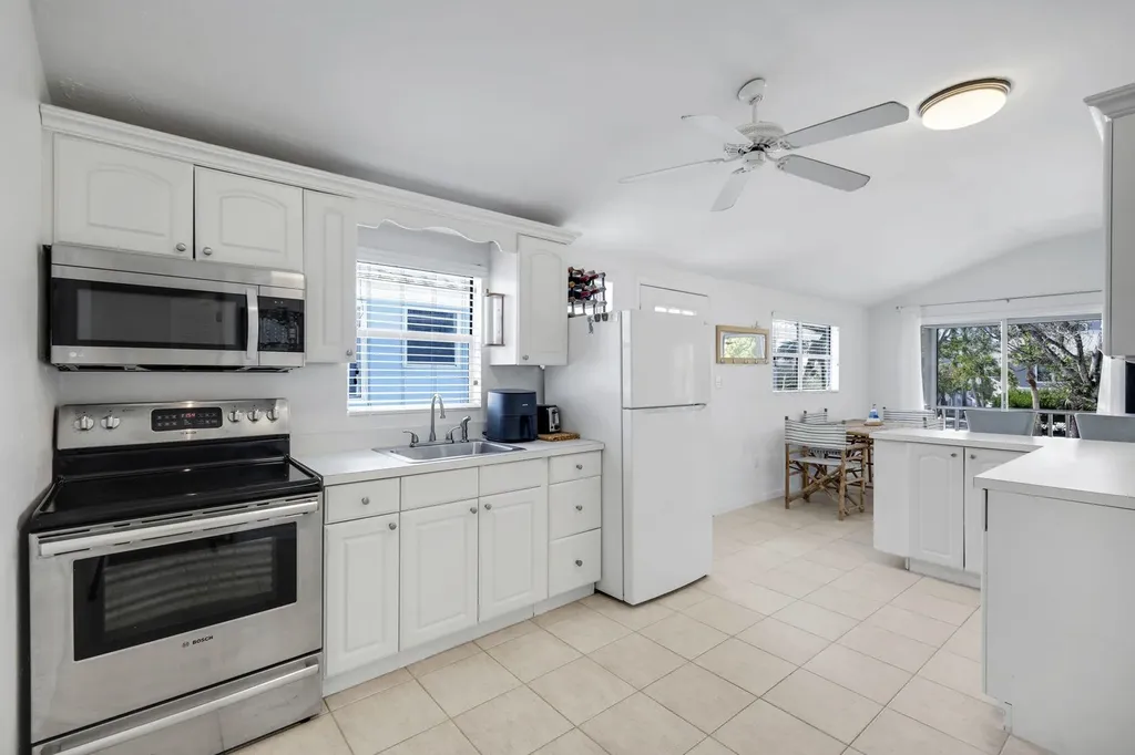 746 Cardium Street Sanibel FL 33957