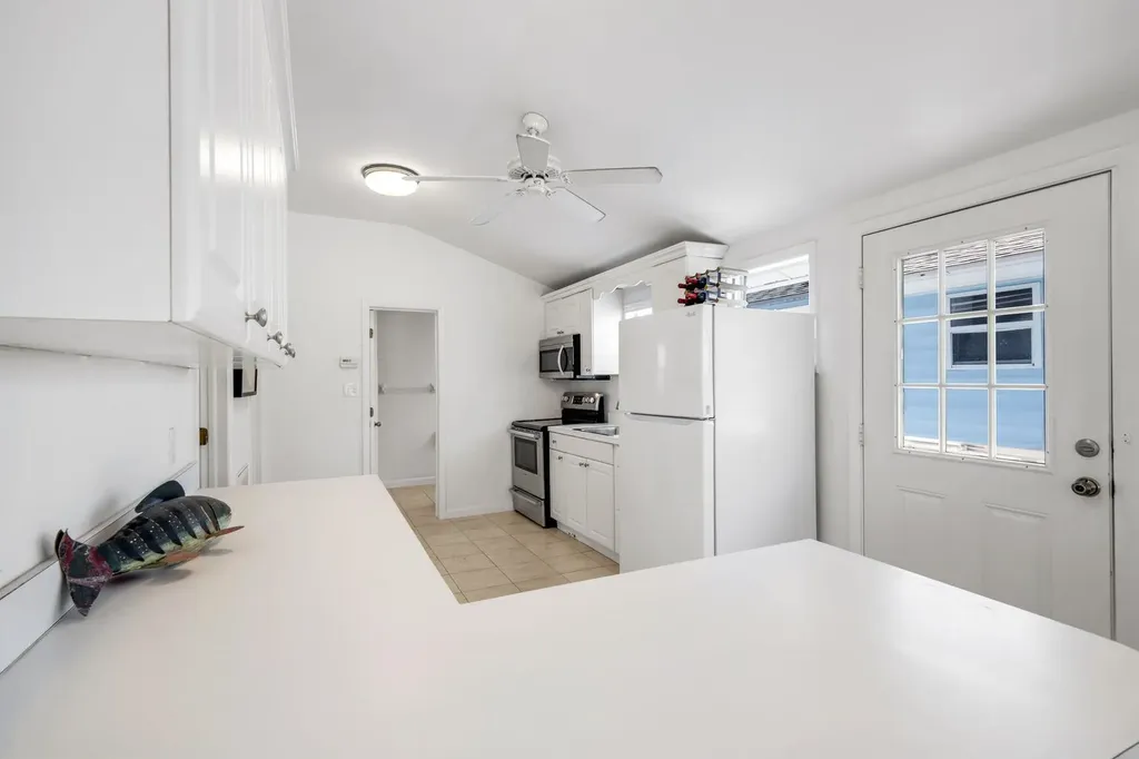 746 Cardium Street Sanibel FL 33957