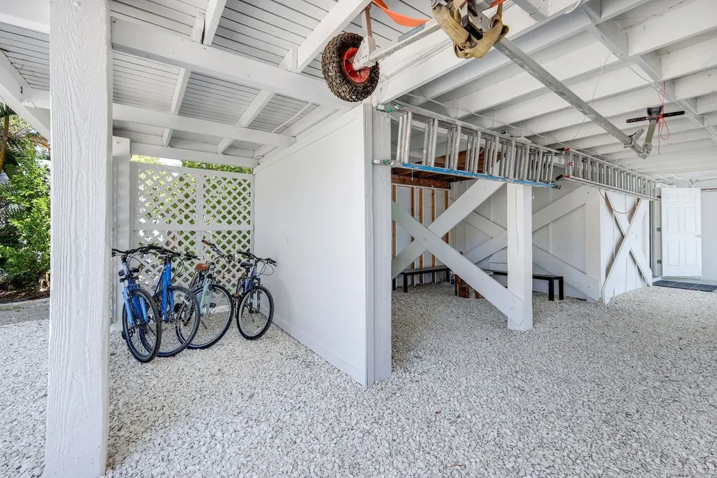 746 Cardium Street Sanibel FL 33957