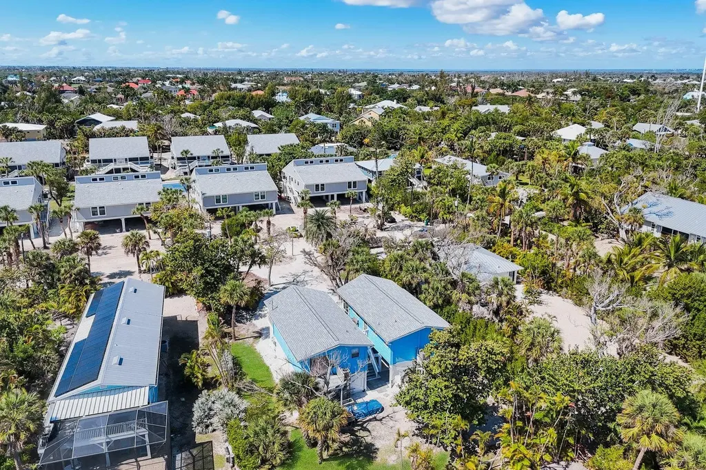 746 Cardium Street Sanibel FL 33957