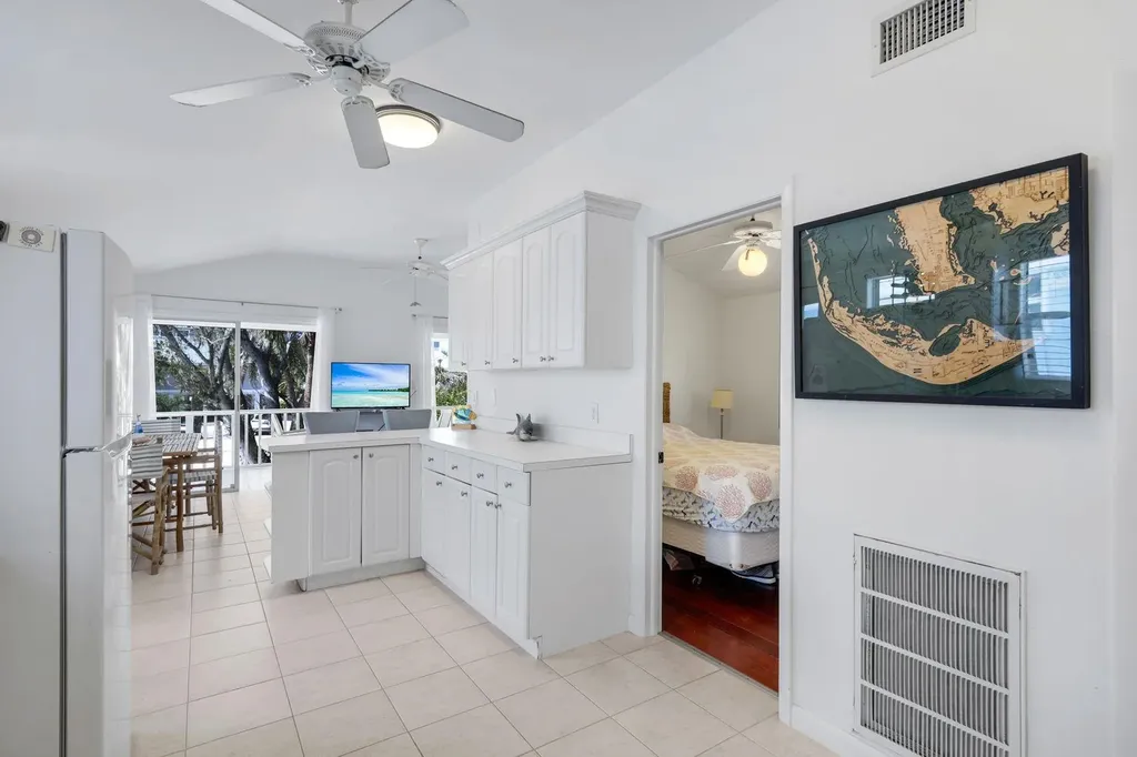 746 Cardium Street Sanibel FL 33957