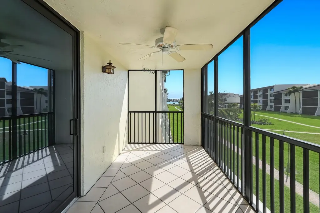 979 E Gulf Drive Sanibel FL 33957