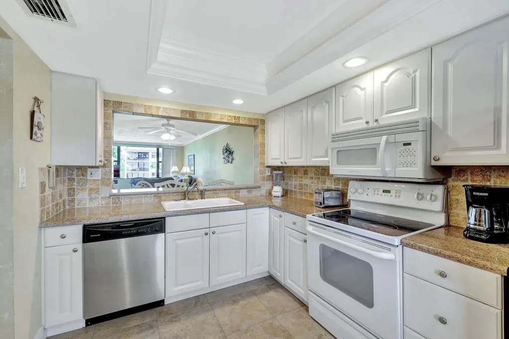 979 E Gulf Drive Sanibel FL 33957