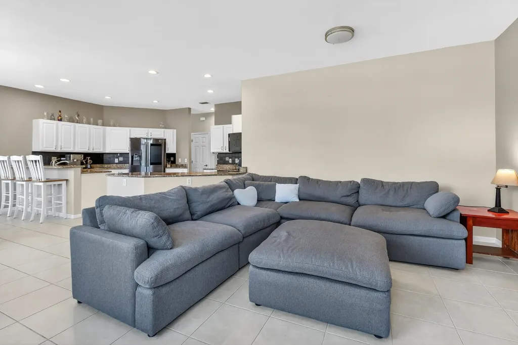 9261 Pittsburgh Boulevard Fort Myers FL 33967