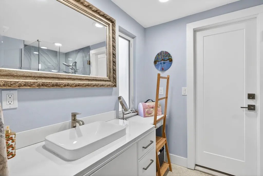 1972 Roseate Lane Sanibel FL 33957