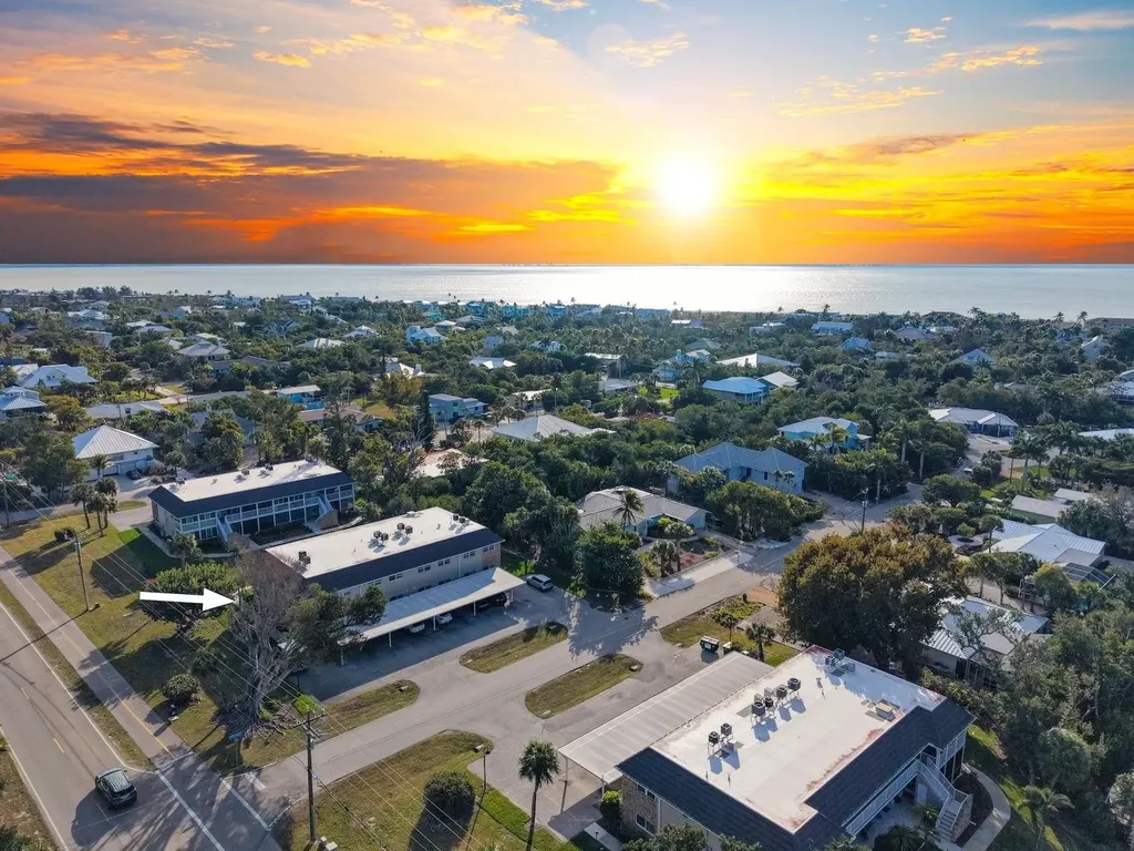 561 Periwinkle Way Sanibel FL 33957