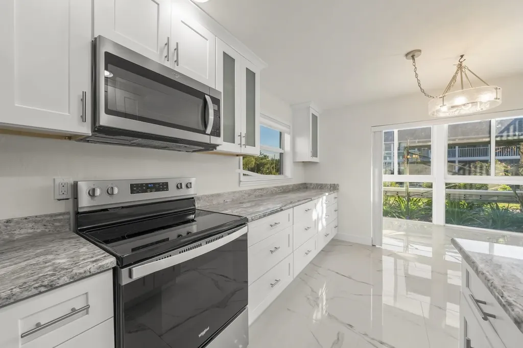 561 Periwinkle Way Sanibel FL 33957