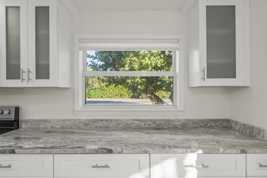 561 Periwinkle Way Sanibel FL 33957