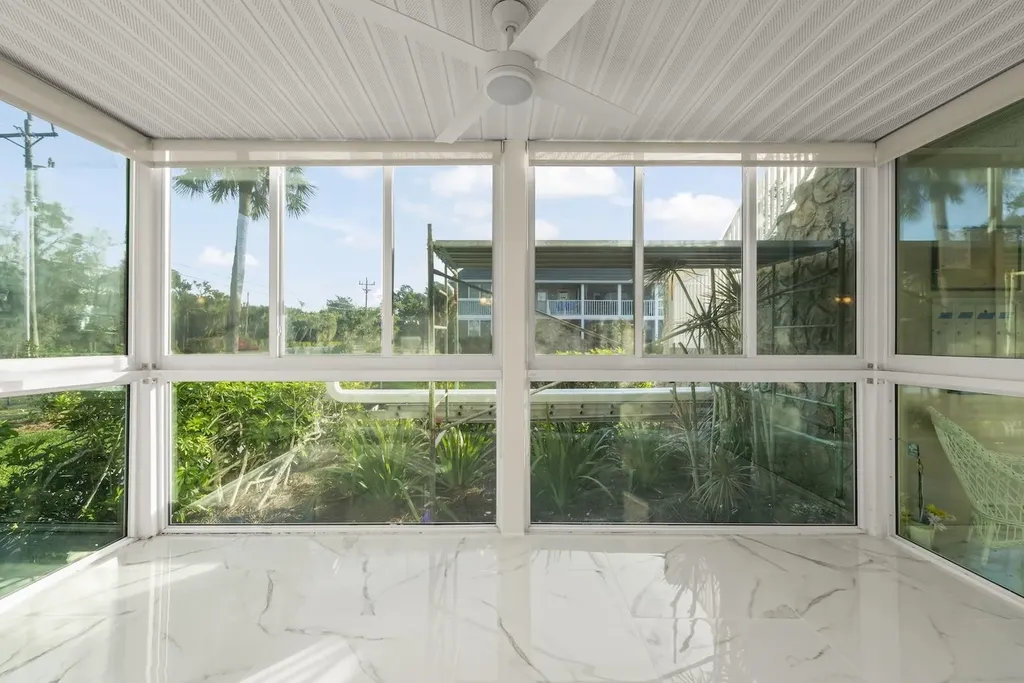 561 Periwinkle Way Sanibel FL 33957