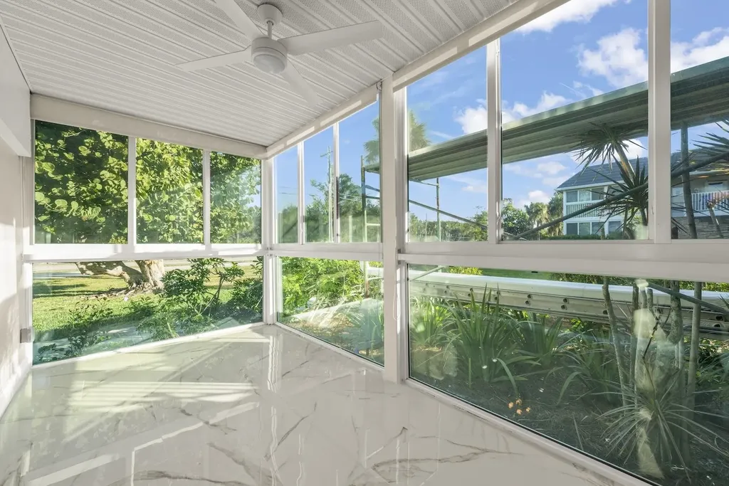 561 Periwinkle Way Sanibel FL 33957