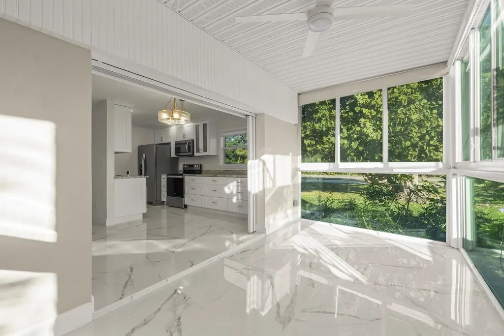 561 Periwinkle Way Sanibel FL 33957