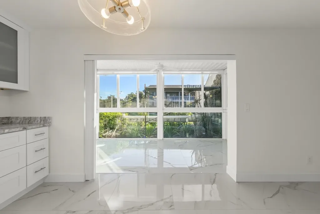 561 Periwinkle Way Sanibel FL 33957